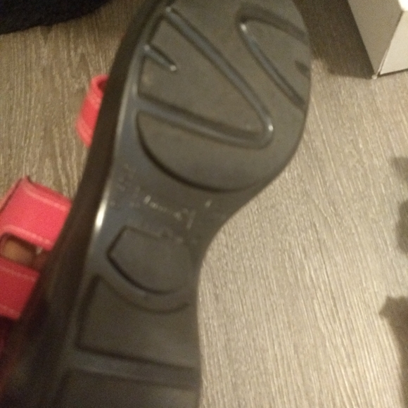 🔥3 for 10🔥Slippers - Picture 4 of 4